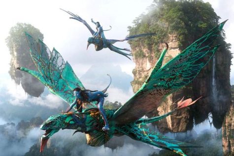 Jake and Neytiri fly through the skys of Pandora