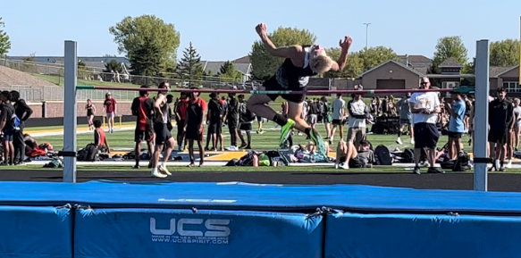 The struggles of vaulting – The West Ottawan